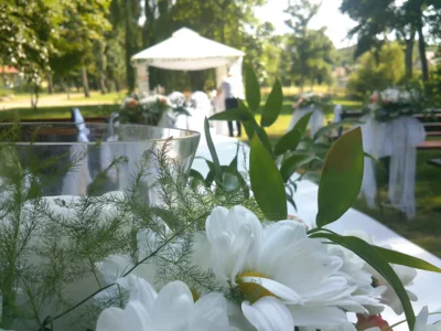 Hotel Pałac Godętowo - dekoracje kwiatowe na ślub