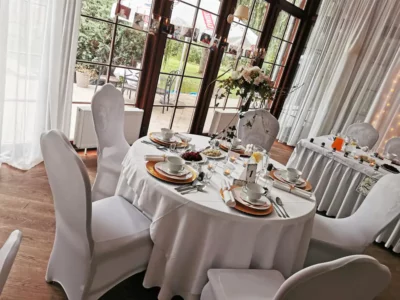 Hotel Pałac Godętowo - dekoracje weselne na stołach
