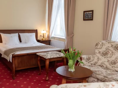 Hotel Pałac Godętowo - pokój Standard II (część sypialna i wypoczynkowa)